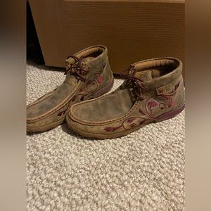 Women’s twisted X shoes